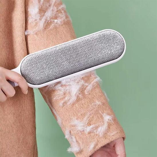 pet-hair-remover-on-clothes